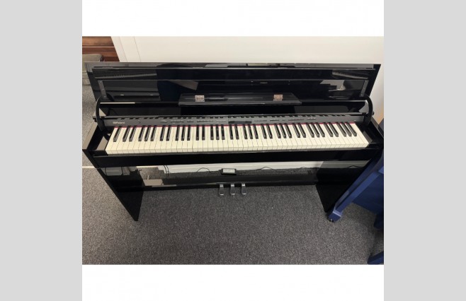 Roland DP603 Digital Piano | Polished Ebony Finish | UK Delivery In Days | Warranty | P/X | Finance Options | Includes Stool, Headphones | Display Model | Serial Number Z3M1552 - Image 1